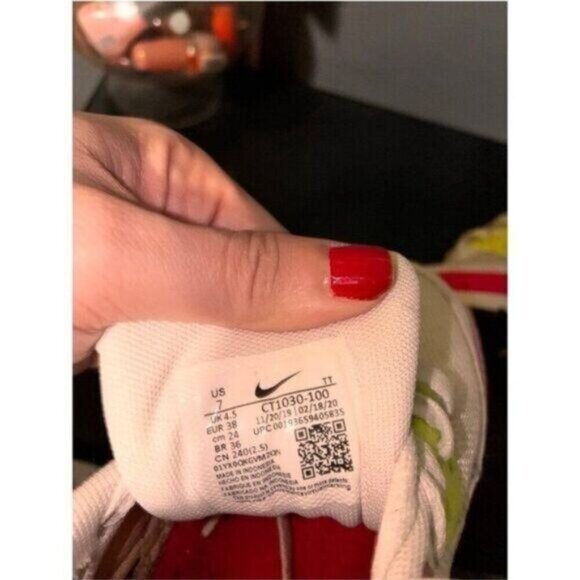 Nike Air Max 90 Pink Volt Sneakers - Picture 6 of 7